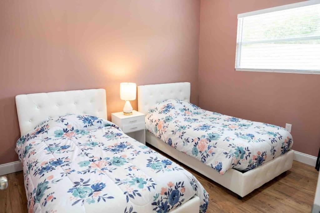 Tampa Bay Oasis Apartment Tarpon Springs Bagian luar foto
